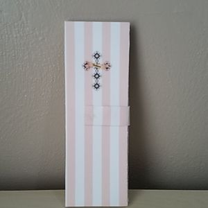 A skinny note pad